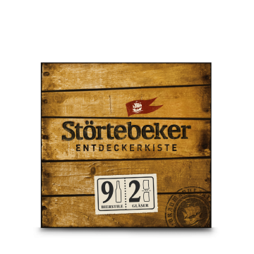 Eine Entdecker-Kiste mit 9 Störtebeker Brauspezialitäten und 2 exklusiven Probiergläsern 0,1l (Pilsener-Bier, Keller-Bier 1402, Bernstein-Weizen,  Atlantik-Ale, Sommer-Wit, Bio Roggen-Weizen, Hanse-Porter, Pazifik-Ale, Bio Baltik-Lager).