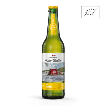 Eine Strandräuber Natur Radler Flasche Bio Banane 0,5l.